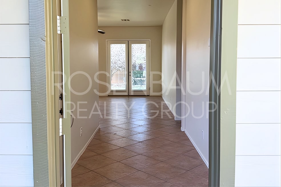 Gorgeous 3-bedrooms, 2-baths home in the h...