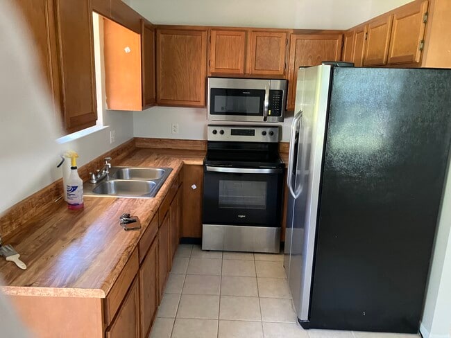 720 E Nelson Ave, Defuniak Springs, FL 32433 - photo 2