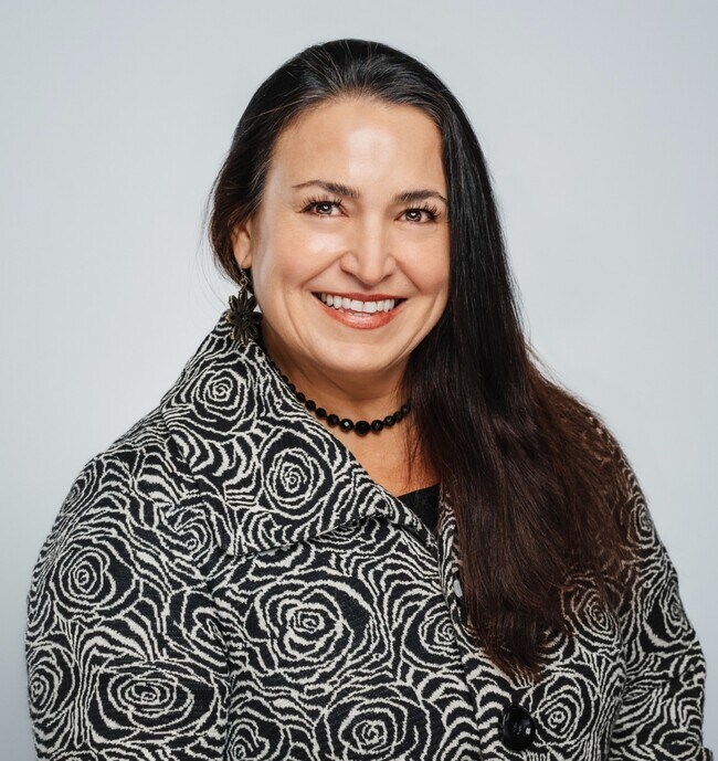 Emel Safoglu