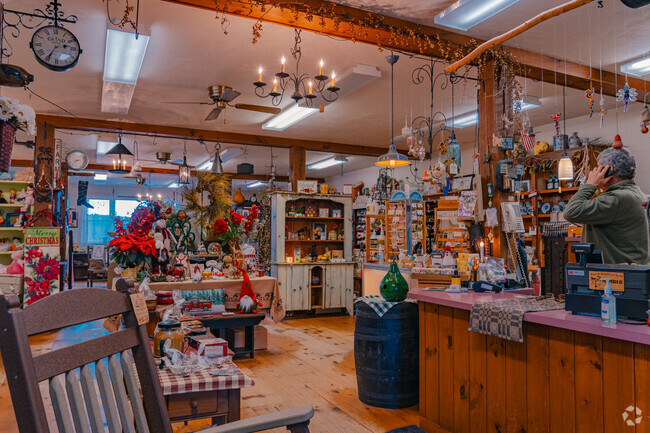 At the Purple Onion residents can shop from a variety of home good items.
