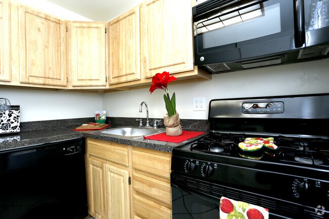 Garden View Apartments, East Windsor, NJ 08520 - photo 7