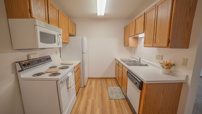 Evans Place 3, Fargo, ND 58103 - photo 3