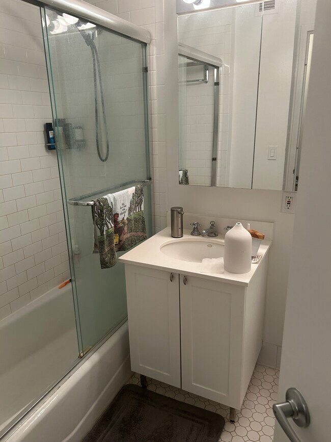 448 W 44th St unit 4, New York, NY 10036 - photo 7