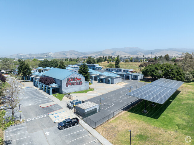 John E. Steinbeck Elementary in Salinas fosters a vibrant, inclusive learning environment.