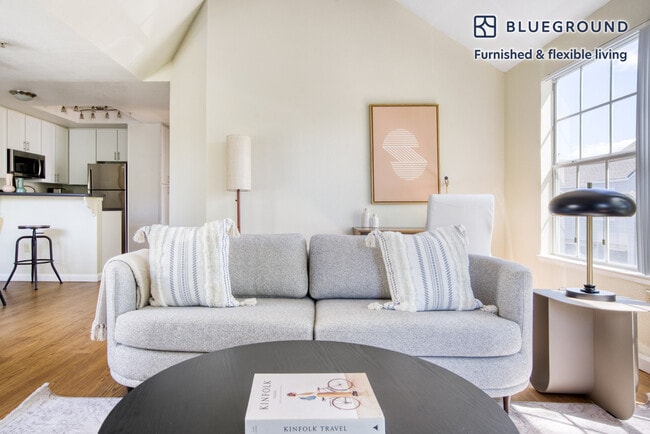 559 Windlass Ln unit FL2-ID969, San Mateo, CA 94404 - photo 2