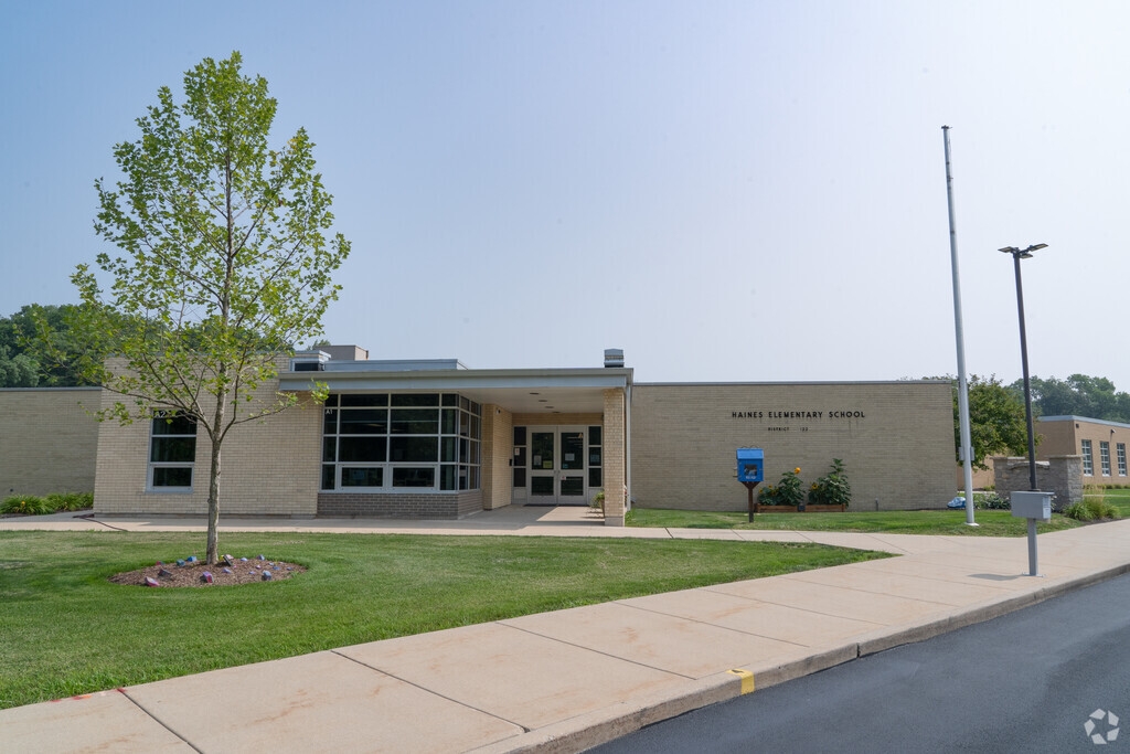 Haines Elementary School building in West Francis Rd.