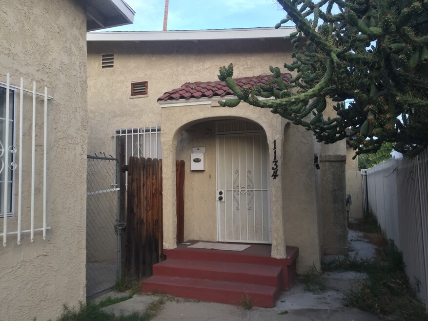 1132 N Mariposa Ave, Los Angeles, CA 90029 - photo 1