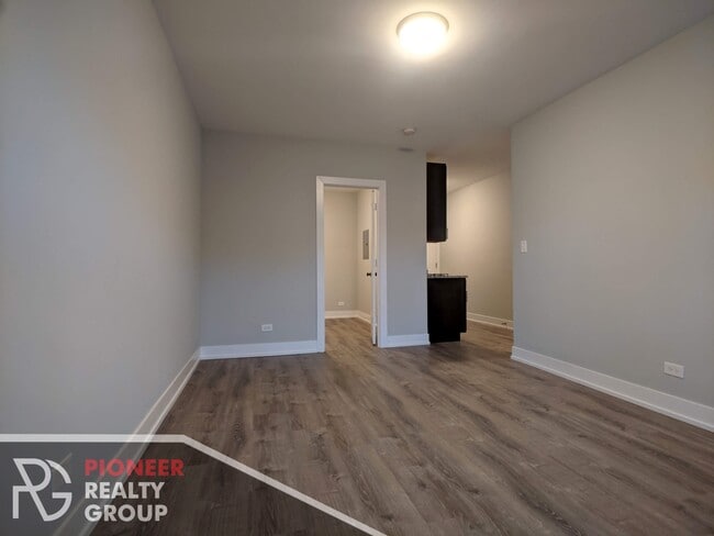 709 W Brompton Ave unit 37, Chicago, IL 60657 - photo 2