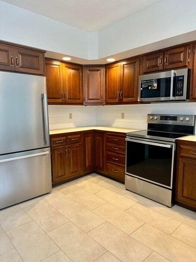 4480 Post Rd unit 4, East Greenwich, RI 02818 - photo 4