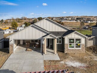686 Tatoosh Ave, West Richland, WA 99353