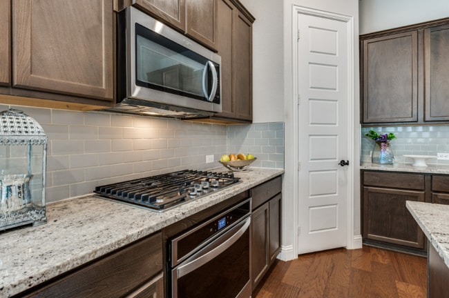 1608 Grace Dr, Euless, TX 76039 - photo 6