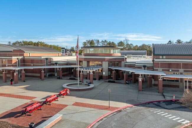 Hopewell Middle School serves students in grades 6 through 8.