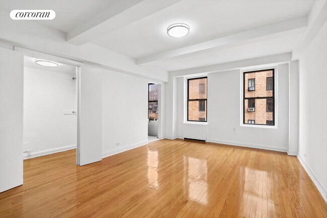 200 W 16th St, New York, NY 10011 - photo 3
