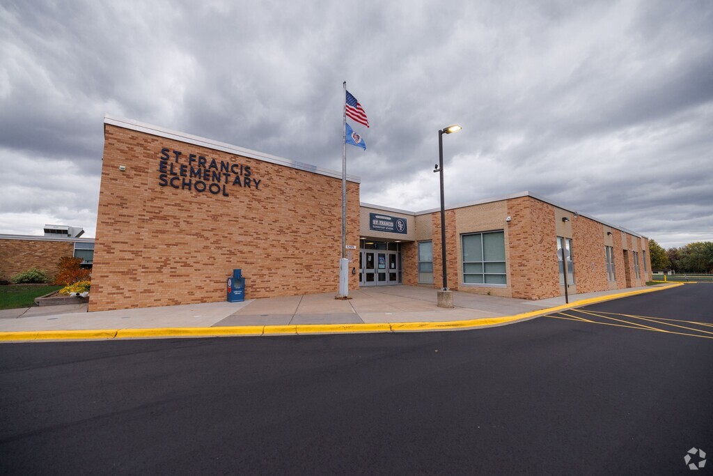 St. Francis Elementary School serves students in the Isanti Northern Suburbs community.