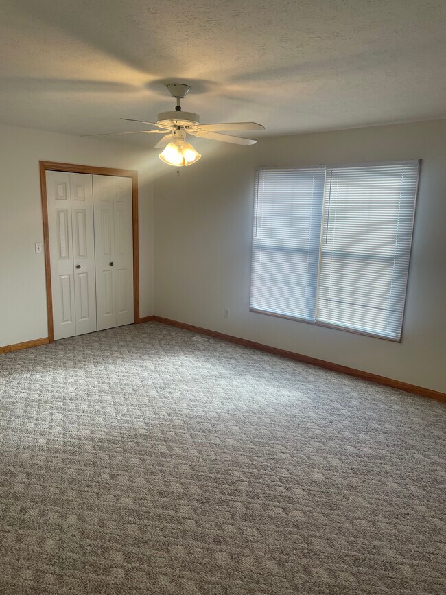 85 Yotzonot Dr unit 202, Bloomington, IL 61704 - photo 6