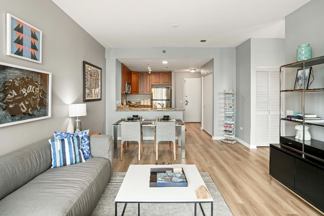 740 S Clark St, Chicago, IL 60605 - photo 4