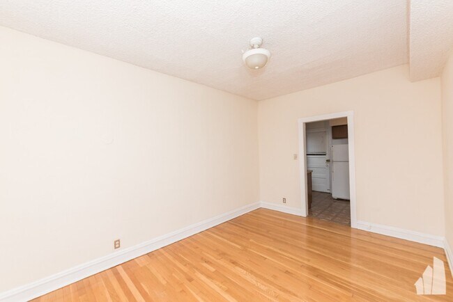 3517 N Racine Ave unit 3523-W3, Chicago, IL 60657 - photo 5