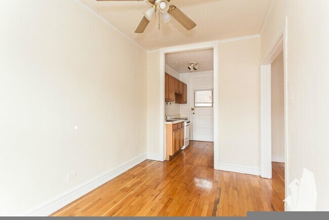 636 W Cornelia Ave unit 2W, Chicago, IL 60657 - photo 4