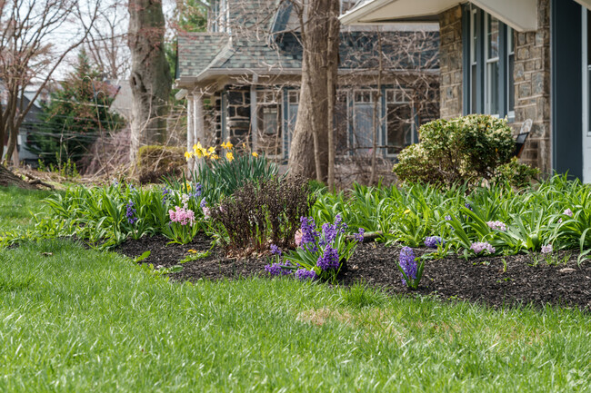 Despite yards in Waverly being small, curb appeal is very important to many homeowners.