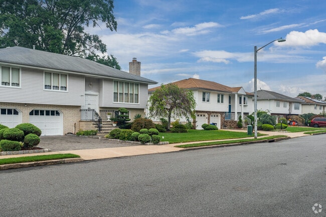 Split level homes are common throughout Moonachie in New Jersey.
