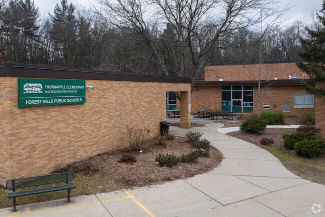 Thornapple Elementary School, Entrance.