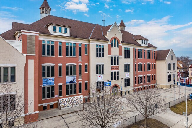 H. W. Longfellow School as a student-teacher ratio of 14 to 1.