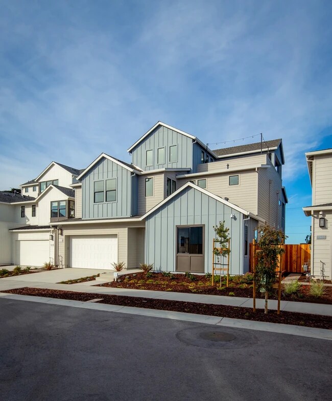 98 8th, Marina, CA 93933