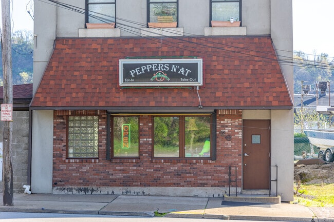Peppers N At is a Braddock staple, serving up delicious Italian cuisine.