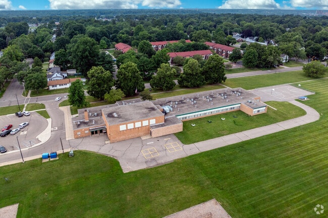 Greenwood Elementary School holds an overall B rating on Niche.com.