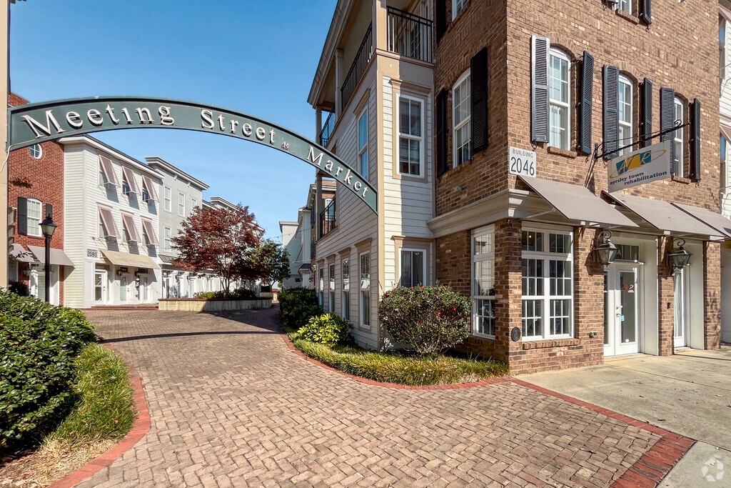 About Ayrsley Schools, Demographics, Things to Do