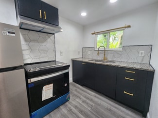 2710 Marshall Dr, Sarasota, FL 34239