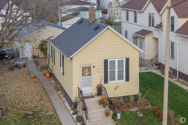 There are small homes located in Uptown.