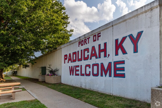 Uppertown is only a short walk or bike ride away from the Port of Paducah on the riverfront.