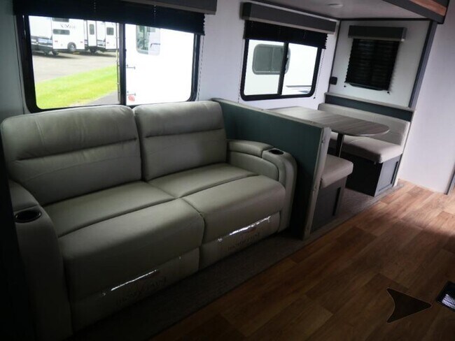 13691 E Hwy 25 unit B Cottage, Eastlake Weir, FL 32133 - photo 5