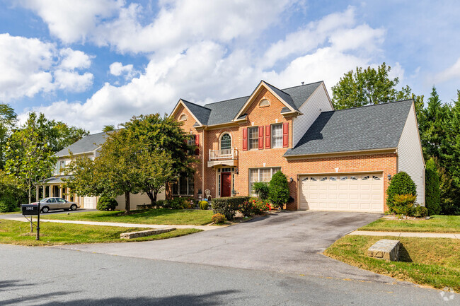 Housing prices in White Oak have an average of $600,000.