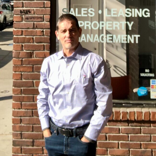Agent Photo