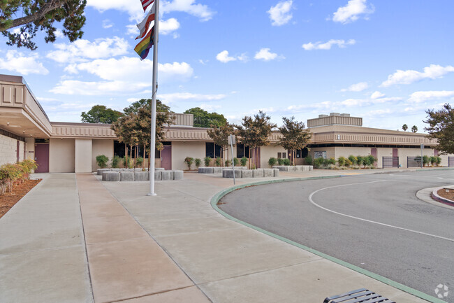 The front entrance of Alex Anderson Elementary School in San Jose, CA.