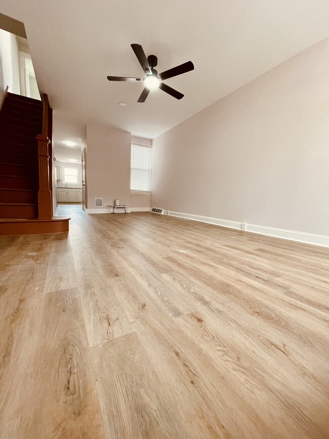 3258 E Thompson St, Philadelphia, PA 19134