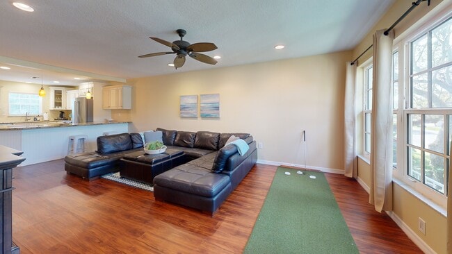 900 Jasmine Ln unit 203A, Vero Beach, FL 32963 - photo 2