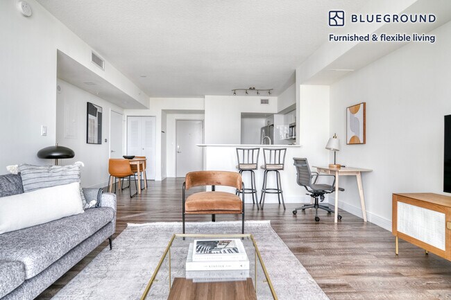 110 SW 12th St unit FL16-ID67, Miami, FL 33130 - photo 3