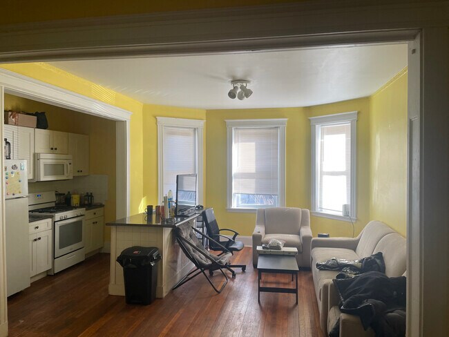 43 Orkney Rd unit 4-bed 2-bath, Brighton, MA 02135 - photo 3