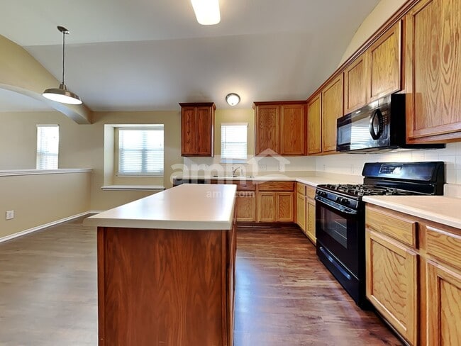 265 Firwood N, Kyle, TX 78640 - photo 3