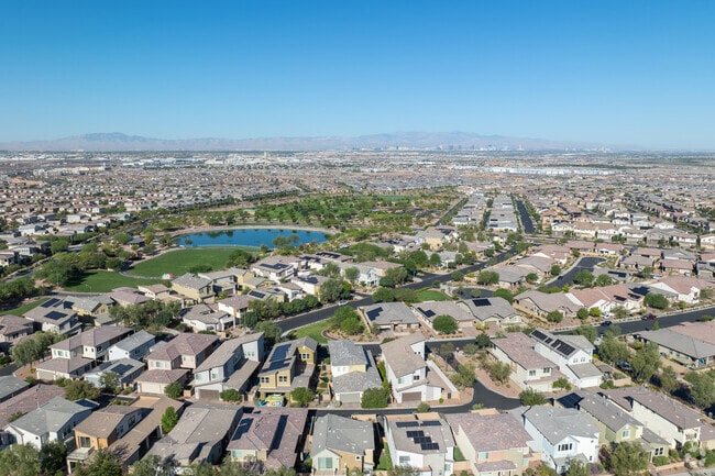 With great suburban planning, Cadence showcase both residential density and green space.