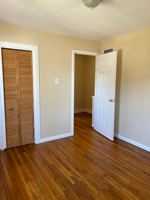 119 Dupont Place, Bridgeport, CT 06610 - photo 1