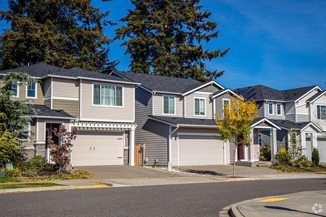 Beautiful homes line the streets in the Horizons neighborhood.