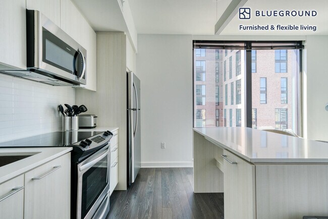 11850 Freedom Dr unit FL12-ID844, Reston, VA 20190 - photo 6