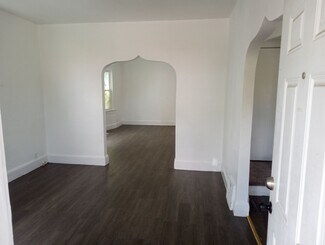 422 Dexter St, Toledo, OH 43608