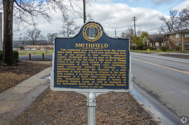Feel welcomed and explore the charming neighborhood of Smithfield.