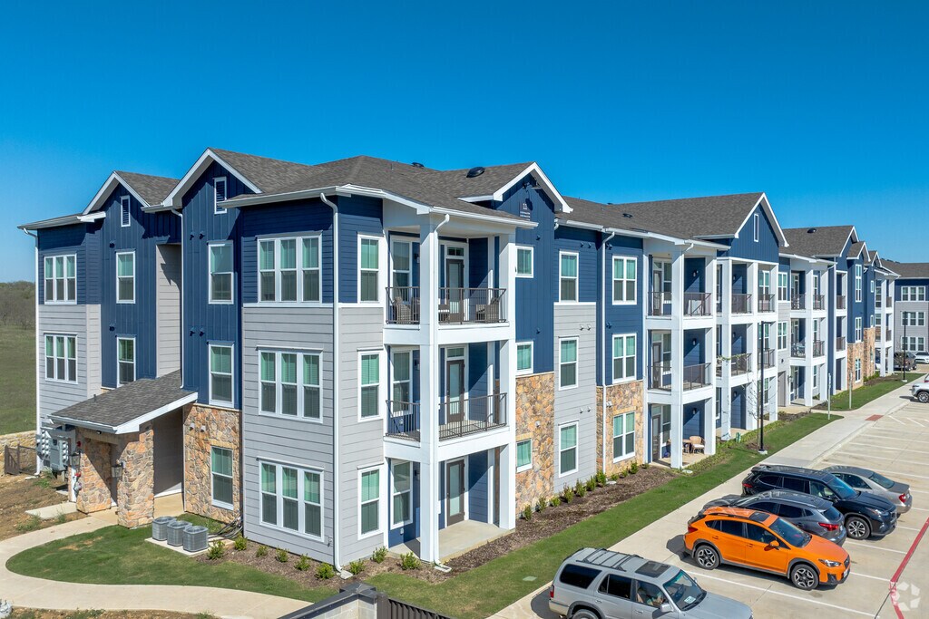 Livano Canyon Falls 12000 Fm 1171, Northlake, TX