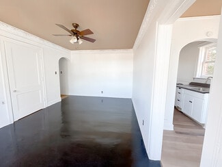 318 W 2nd St, Flint, MI 48502